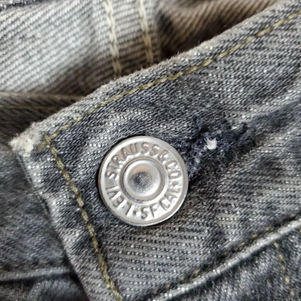 Vtg Levis 501 Jeans Dark Wash Men's 32 X 33 Made in USA Button Fly (tag 34X34)